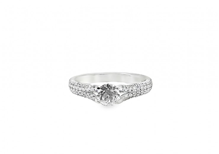 Pre-owned 18ct White Gold Round Cut Diamond Ring