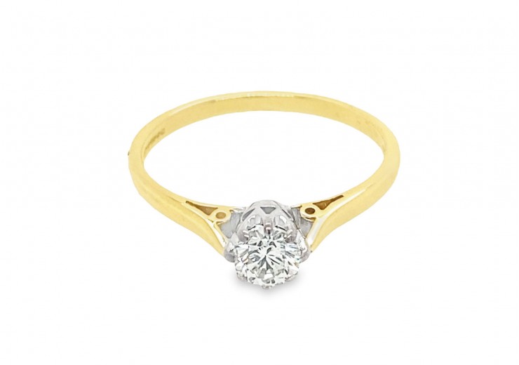 Pre-owned 18ct Yellow Gold Diamond Solitaire Ring