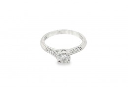 Pre-owned 9ct White Gold Diamond Solitaire Ring