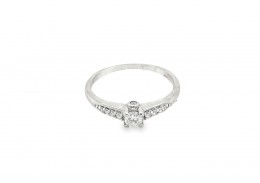Pre-owned 18ct White Gold Diamond Solitaire Ring