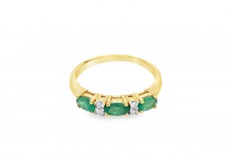 Pre-owned 9ct Yellow Gold Emerald & Diamond Ring Pre-owned 9ct Yellow Gold Emerald & Diamond Ring
