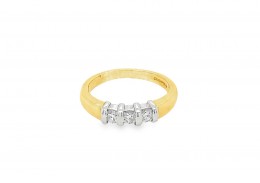 Pre-owned 18ct Yellow Gold Diamond Trilogy Ring Pre-owned 18ct Yellow Gold Diamond Trilogy Ring