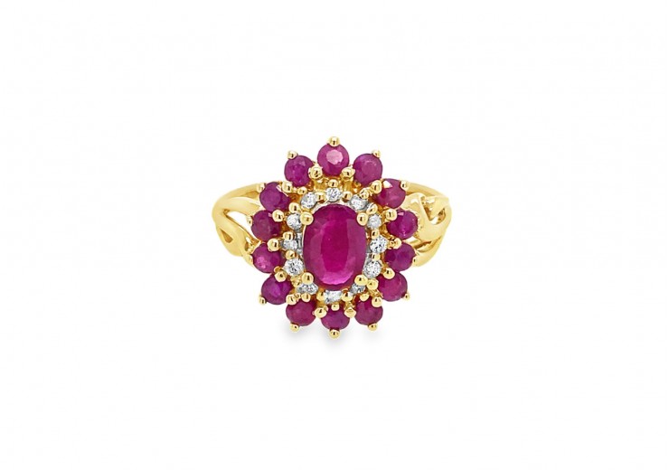 Pre-owned 9ct Yellow Gold Ruby & Diamond Cluster Ring