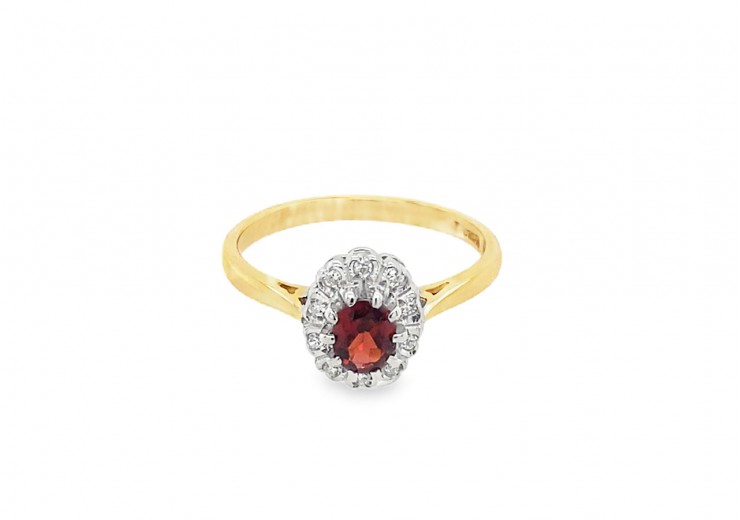 Pre-owned 9ct Yellow Gold Garnet & Diamond Cluster Ring