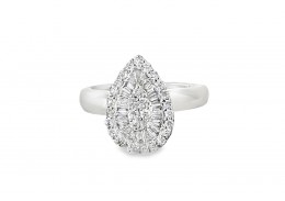 Pre-owned 18ct White Gold Pear Cut Diamond Ring