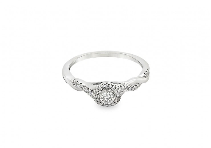 Pre-owned 9ct White Gold Diamond Ring