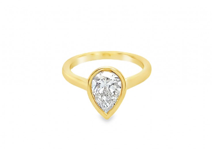 18ct Gold Pear Cut Lab Diamond Ring