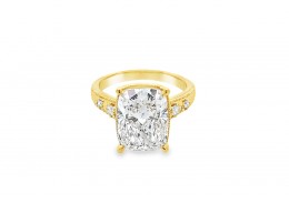 18ct Gold Cushion Cut Lab Diamond Ring