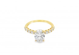 18ct Gold Oval Lab Diamond Ring