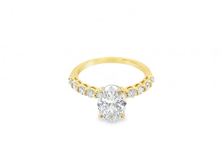 18ct Gold Oval Lab Diamond Ring