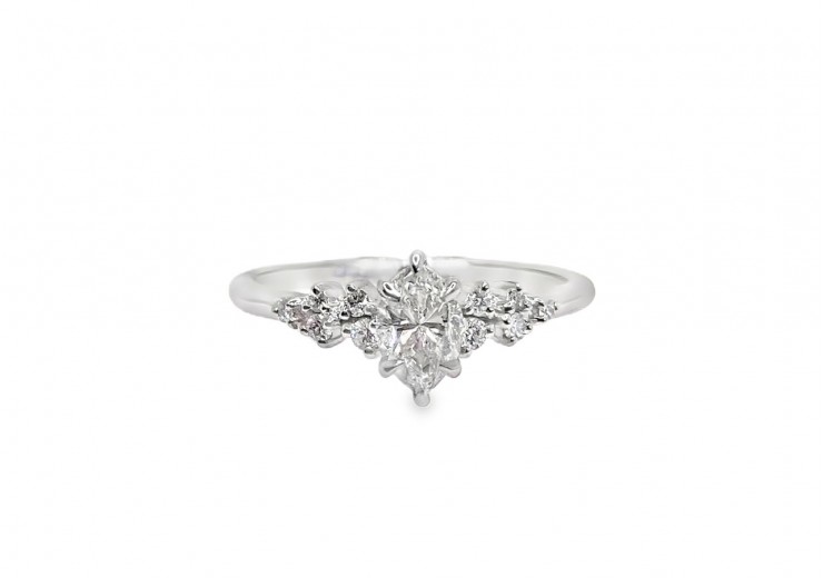 Pre-owned Platinum Marquise Cut Diamond Ring Pre-owned Platinum Marquise Cut Diamond Ring