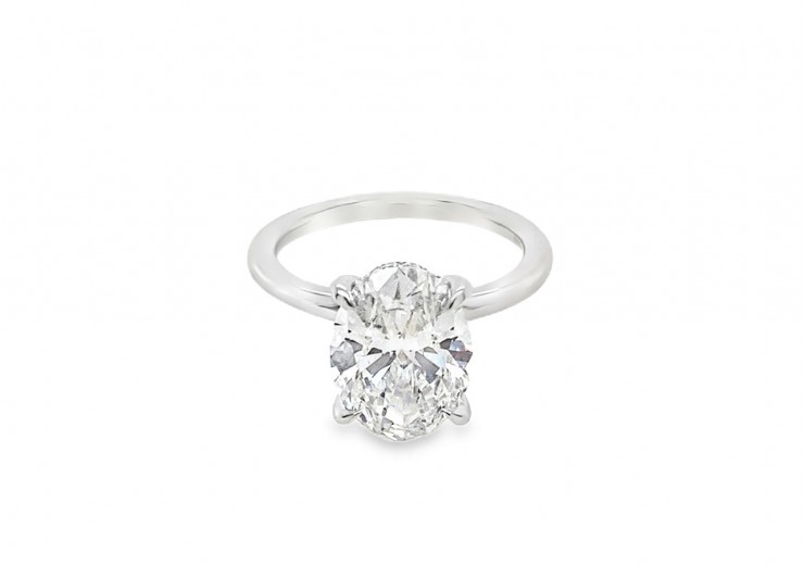 18ct White Gold Oval Lab Diamond Ring