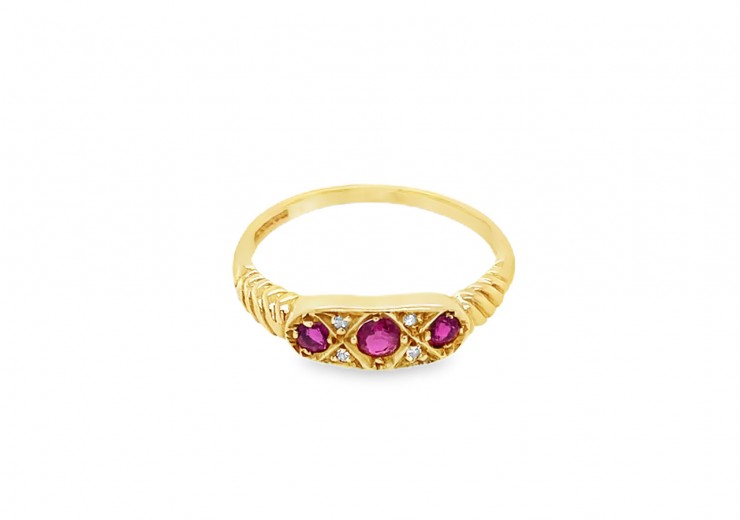Pre-owned Vintage 9ct Ruby & Diamond Ring