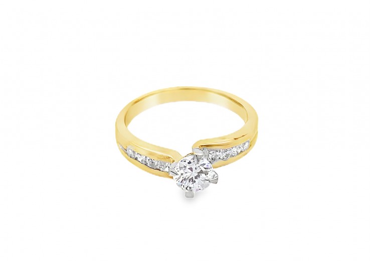 Pre-owned 9ct Cubic Zirconia Ring
