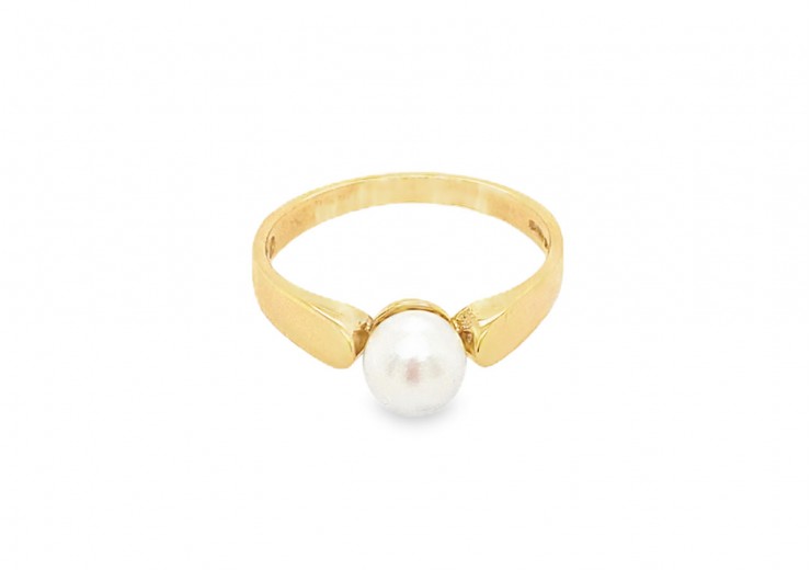 Pre-owned 9ct Gold Pearl Ring