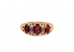 Pre-owned 9ct Yellow Gold Garnet & Opal Ring Pre-owned 9ct Yellow Gold Garnet & Opal Ring