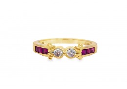 Pre-owned 18ct Yellow Gold Ruby & Diamond Ring Pre-owned 18ct Yellow Gold Ruby & Diamond Ring