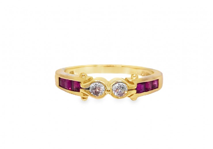 Pre-owned 18ct Yellow Gold Ruby & Diamond Ring