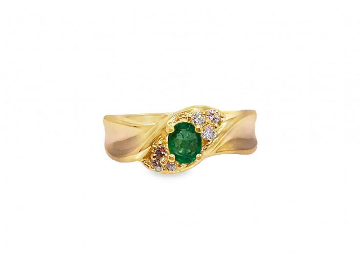 Pre-owned 18ct Yellow Gold Emerald & Diamond Crossover Ring