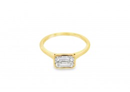 18ct Gold Lab Diamond Solitaire Ring 18ct Gold Lab Diamond Solitaire Ring