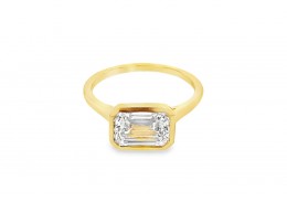 18ct Yellow Gold Lab Diamond Ring