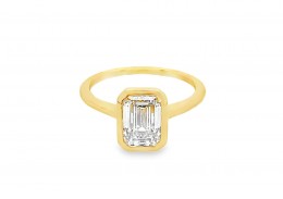 18ct Yellow Gold Lab Diamond Ring