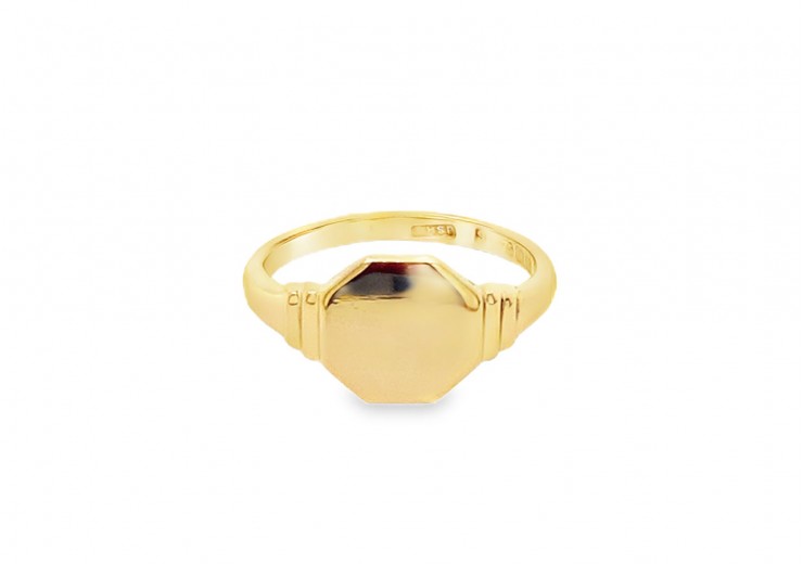 Pre-owned 9ct Yellow Gold Signet Ring