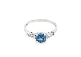 Pre-owned 9ct White Gold & Blue Topaz Ring Pre-owned 9ct White Gold & Blue Topaz Ring