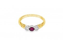 Pre-owned Vintage 18ct Gold Ruby & Diamond Trilogy