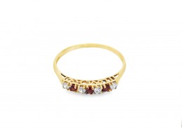 Pre-owned 9ct Gold Garnet & Cubic Zirconia Ring