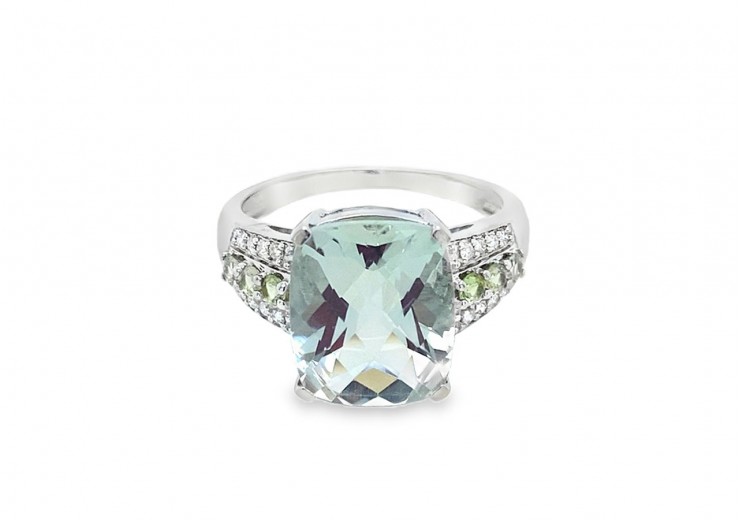Pre-owned 18ct White Gold Green Quartz & Diamond Ring 