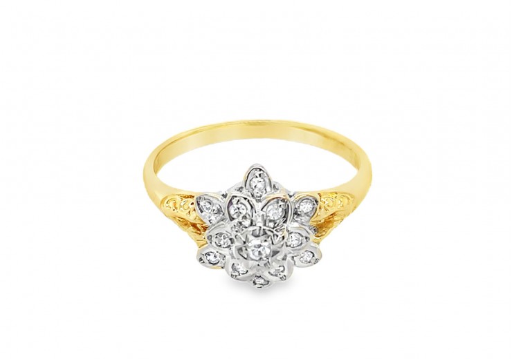 Pre-owned 18ct Yellow Gold Diamond Cluster