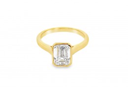 18ct Yellow Gold Lab Diamond Ring