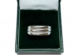 Pre-owned 9ct White Gold Lined Band